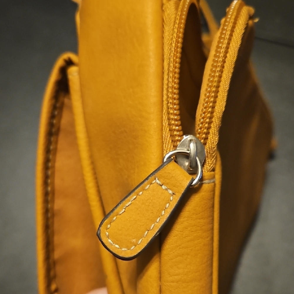 Chic Yellow Crossbody Bag - Picture 7 of 8